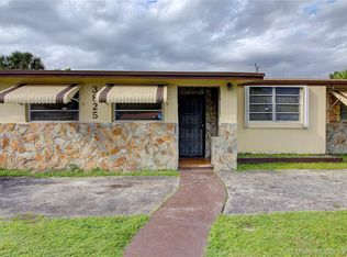 3825 NW 185th St, Miami Gardens, FL 33055