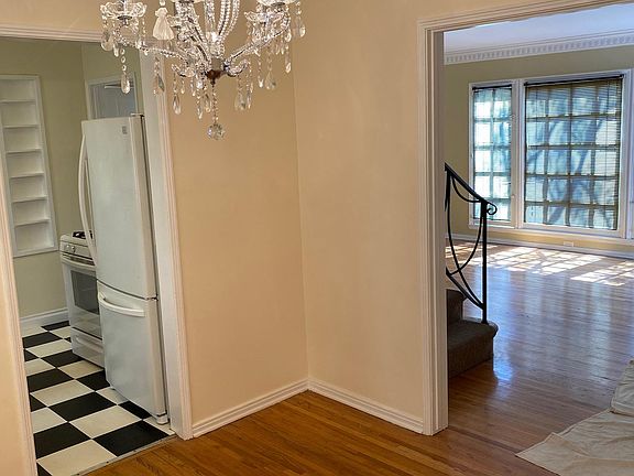 3rd image of 1530 1/2 S Beverly Dr #1530-1/2