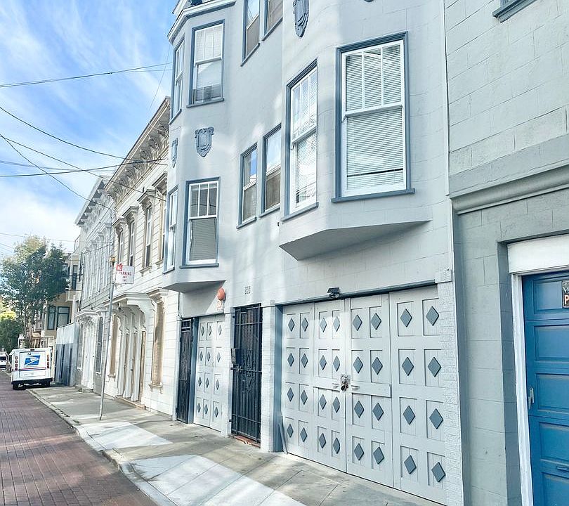 1st image of 585 Birch St APT 19