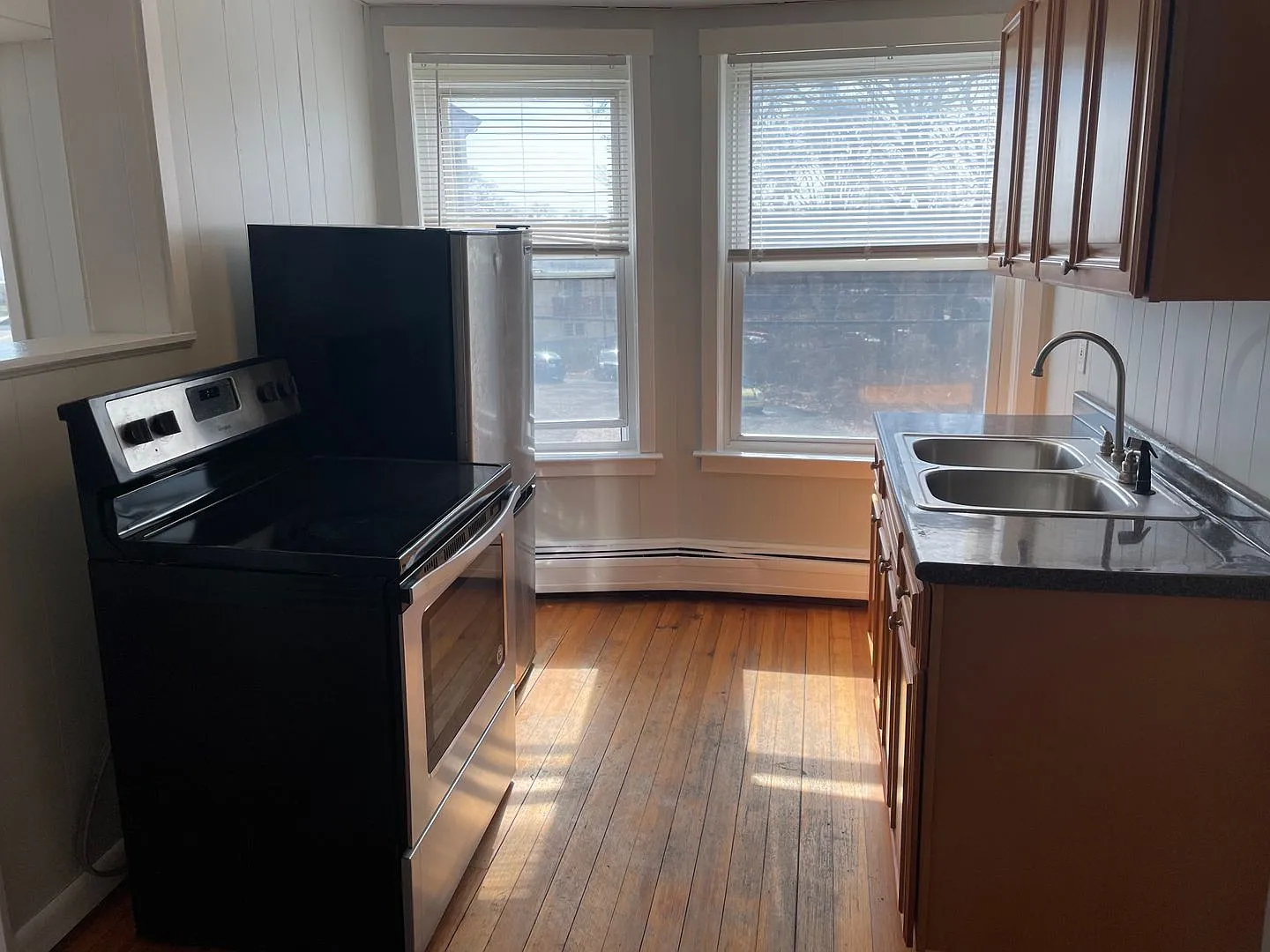442 Smithfield Avenue - 1 Oriole Avenue — Photo 2