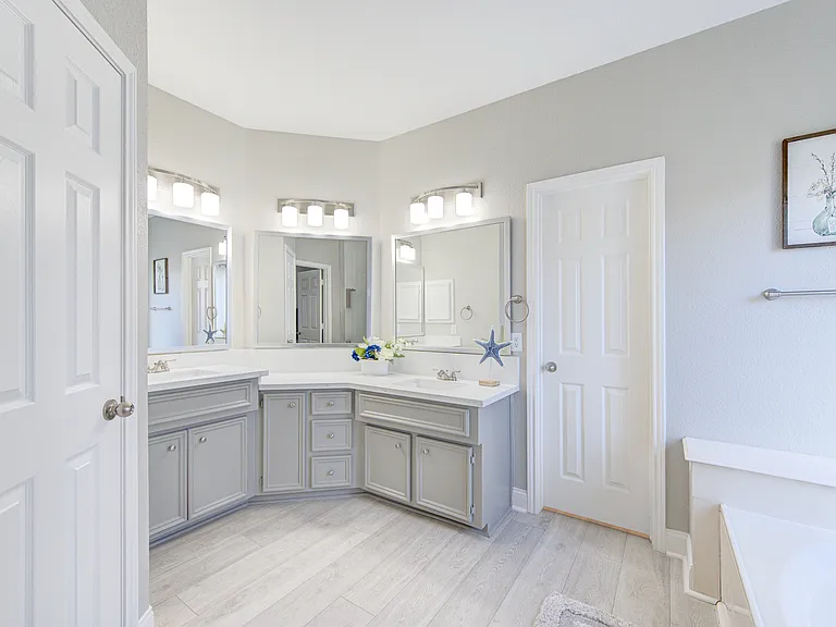 9422 Comstock Meadows Dr — Photo 23