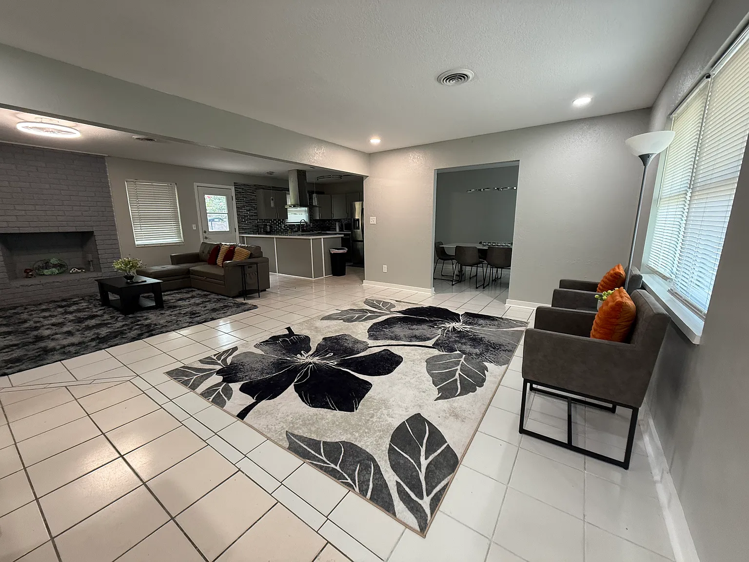 4021 Bonway Dr — Photo 2