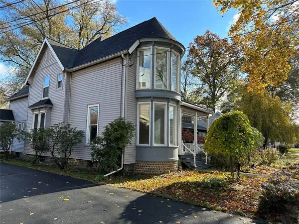 20 Academy St, Owego, NY 13827