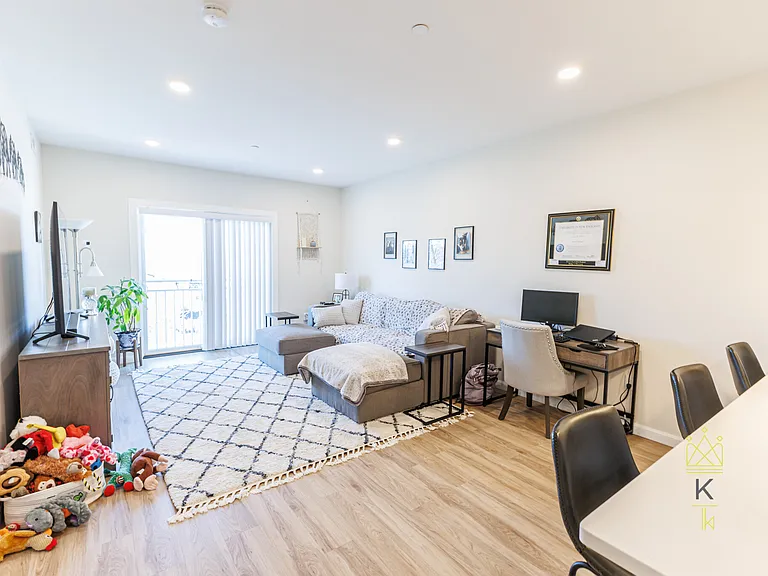 458 Washington St #304 — Photo 1
