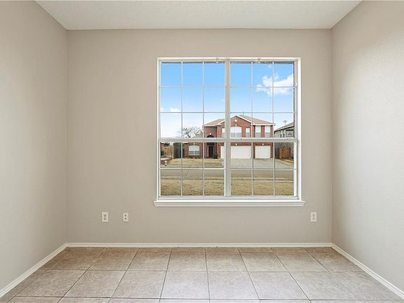 5th image of 906 Telluride Dr