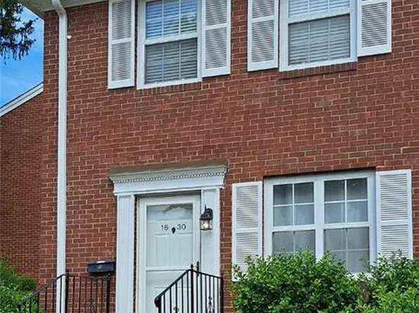 1630 E Swan Cir, Saint Louis, MO 63144