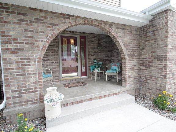 3rd image of 1825 Continental Dr