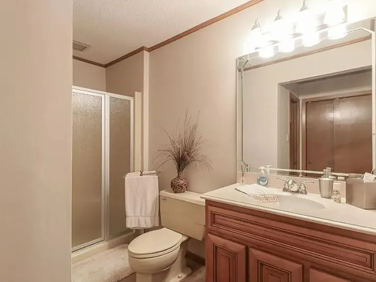 2100 Paula Dr — Photo 20