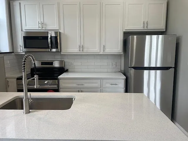 Building Photo - 4705 Washington Blvd #2