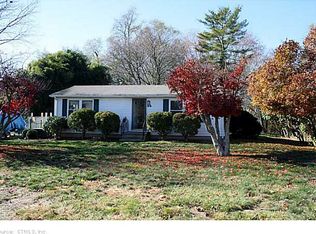 35 Chalker Beach Rd, Old Saybrook, CT 06475