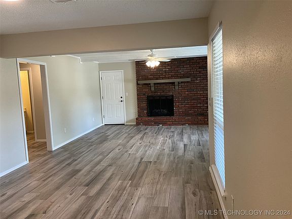 4th image of 7412 S Elm Ave