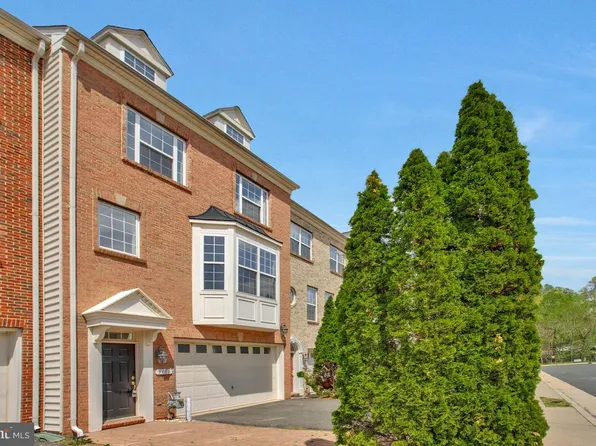 9786 Corbett Pl, Manassas Park, VA 20111