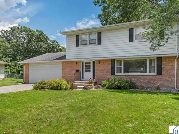 19 Dellview Ln, Mankato, MN 56001