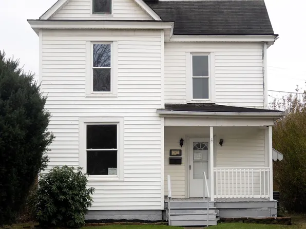 1113 9th St, Moundsville, WV 26041
