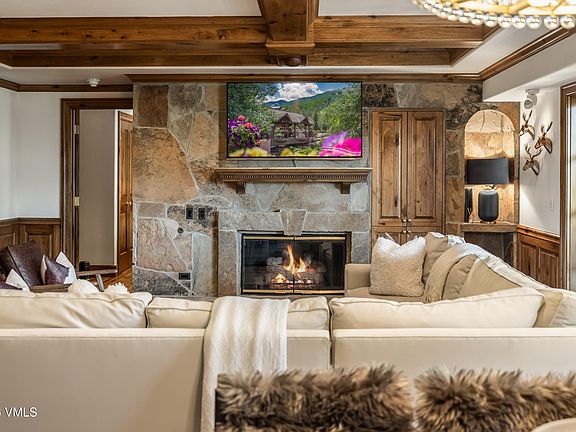 4th image of 17 Chateau Ln #210