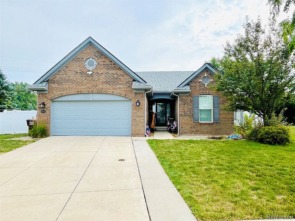 1st image of 9045 Birch Pointe Dr