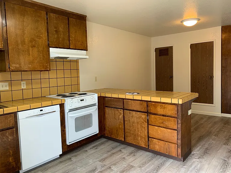 Highland 1591 — Photo 10