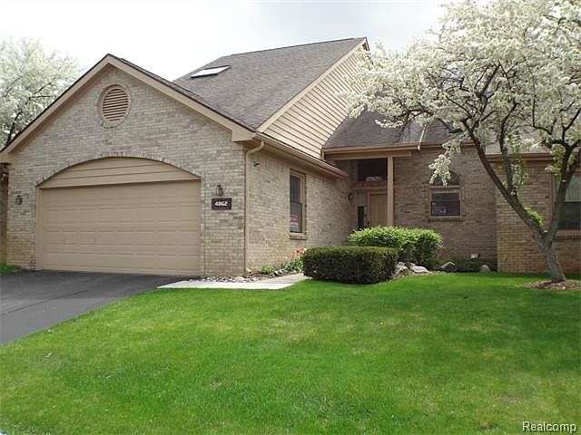 1st image of 4862 Fairways Dr