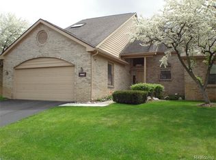 4862 Fairways Dr, Brighton, MI