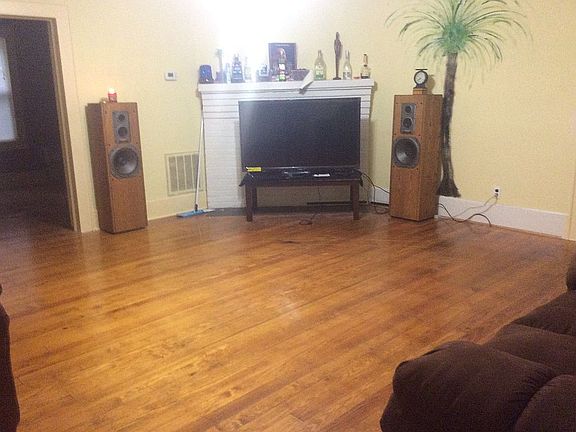 3rd image of 610 3rd Ave