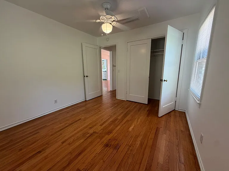6039 Van Alstine Ave — Photo 3