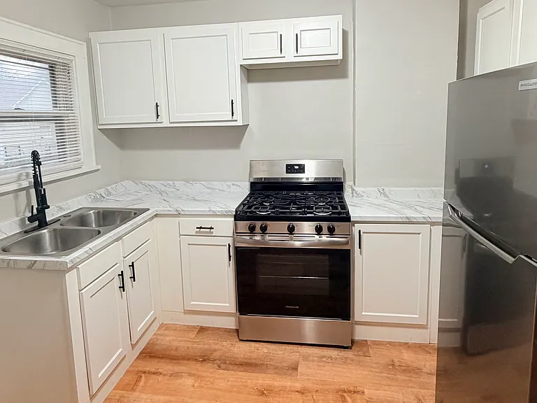 168 Ellicott St — Photo 4