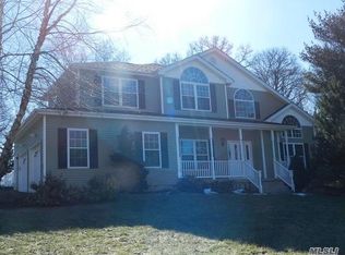 26 Greis Ave, Nesconset, NY 11767