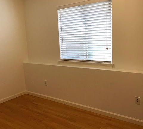 4th image of 406 Oriente St