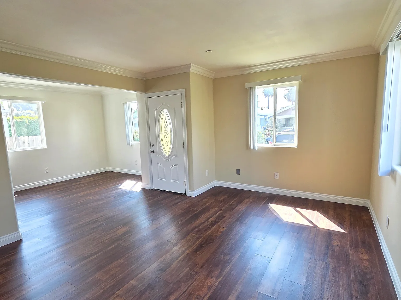 1719 W 39th Pl — Photo 3