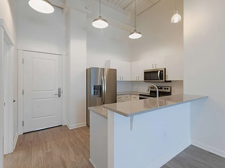 501 S Capitol Ave — Photo 133