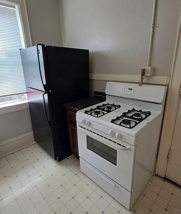 1st image of 2118 Dupont Ave S APT 6