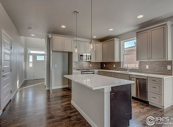 Double Oven, Real Wood Floors