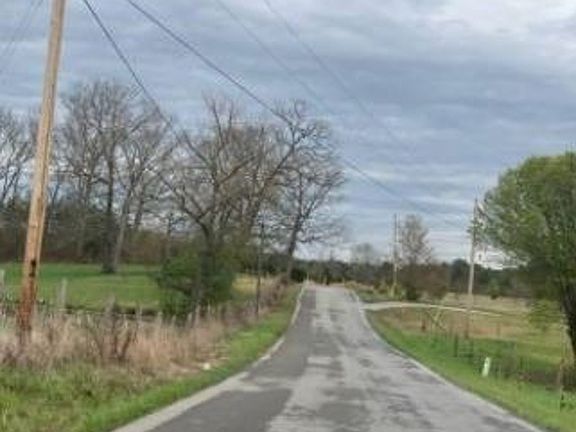 Exterior Neighborhood (street photo)