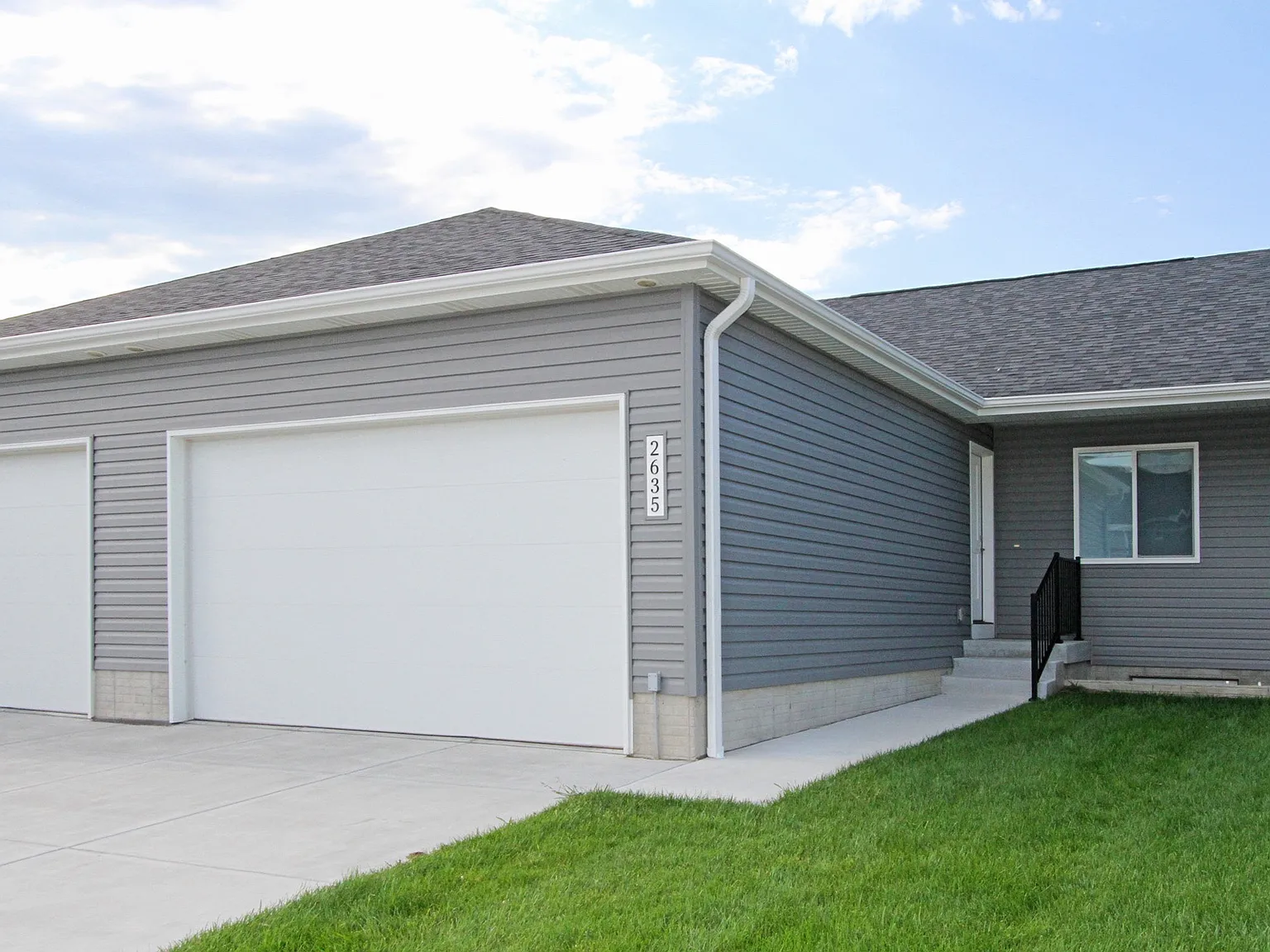 2635 W B St — Photo 1