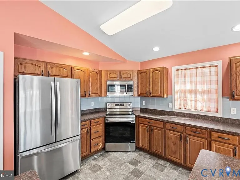 686 Lake Caroline Dr — Photo 24