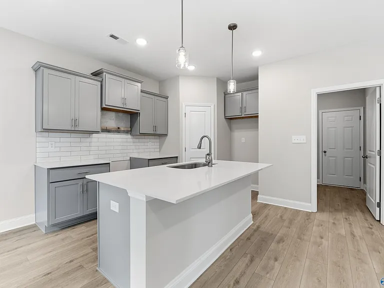 3725 Jaguar Way NW — Photo 9