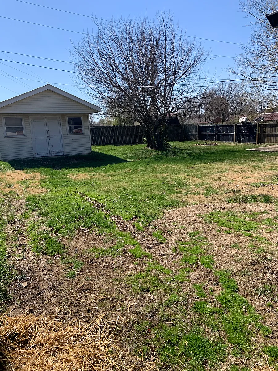 Building Photo - 808 Hickory Hill Dr