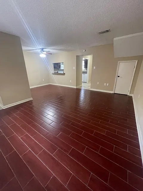 2 bed, 1.5 bath, 1100 sqft, $1,000 — Photo 4