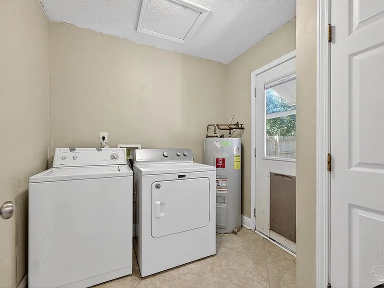 7117 Dale St — Photo 17