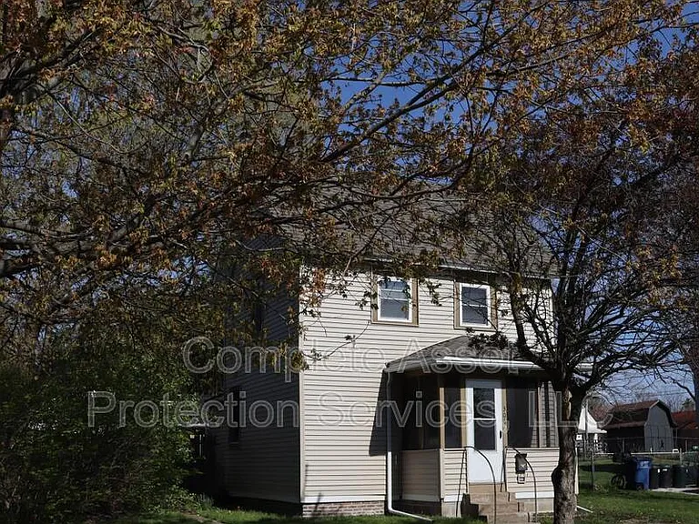 306 Cable St — Photo 1