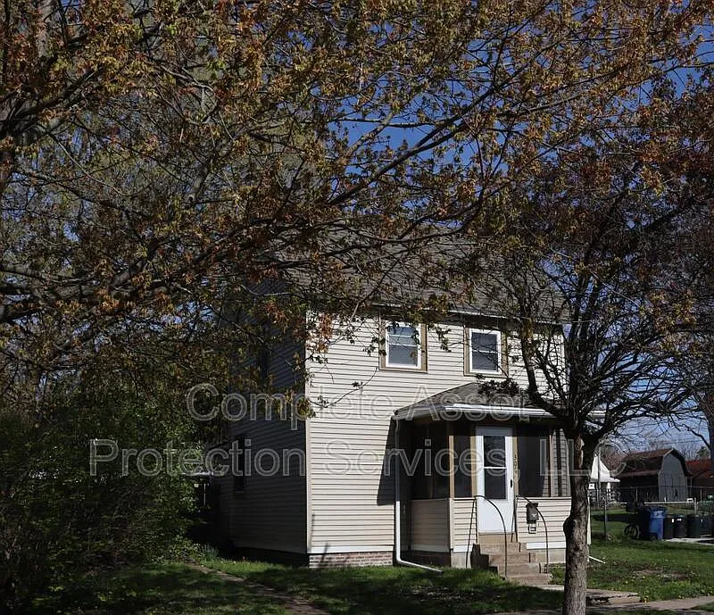 306 Cable St
