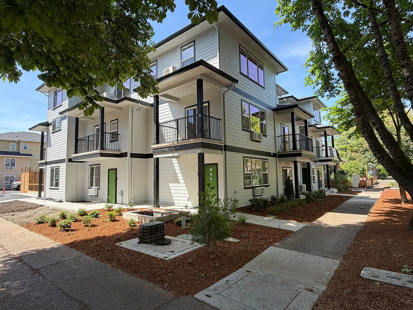 Lincoln St. Apartments — Photo 3