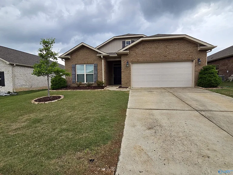 105 Fellington Ct — Photo 1