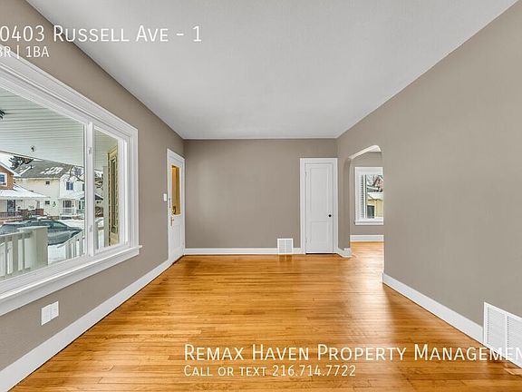 4th image of 10403 Russell Ave #1