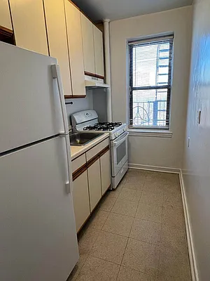 Rented by Contact Realty | media 33