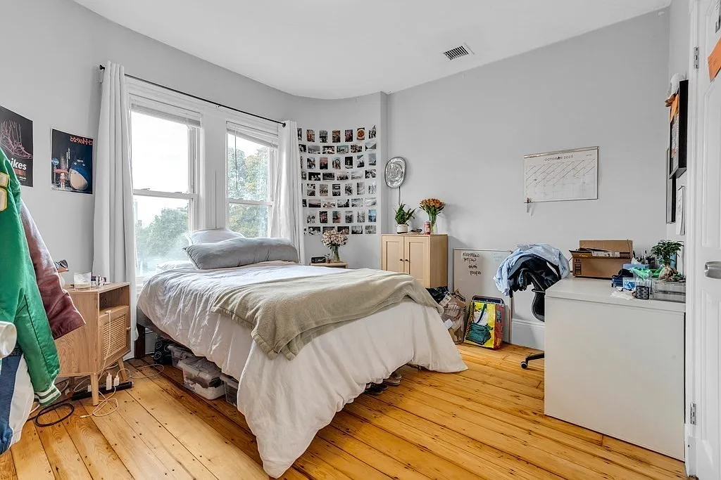5 bed, 1400 sqft, $8,000 — Photo 4