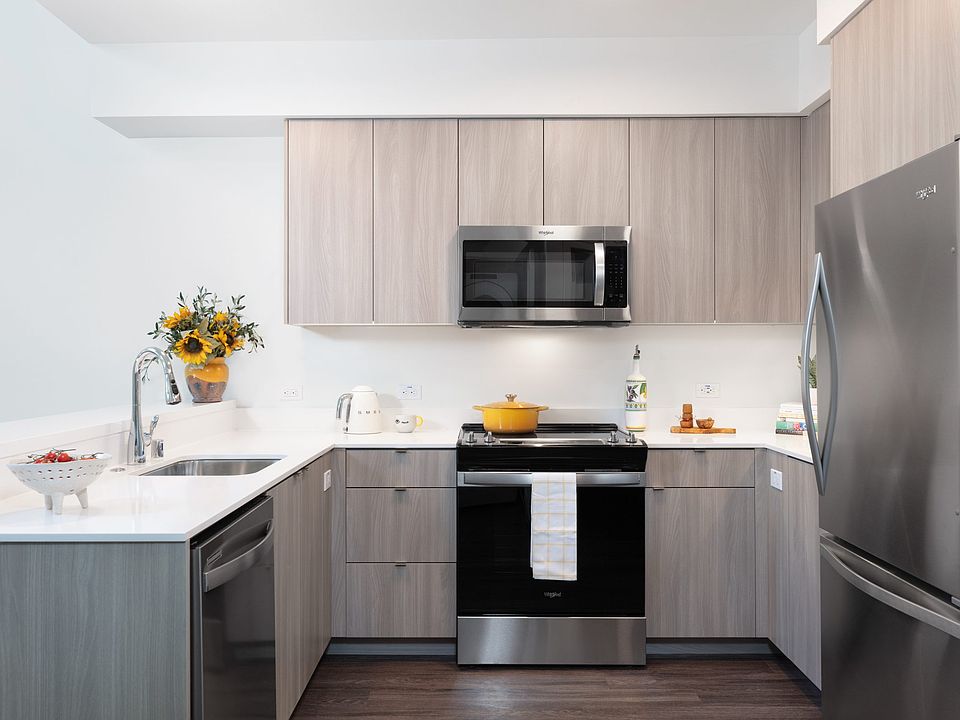Kitchen at Star Harbor Apartments & Townhomes in Alameda, CA.