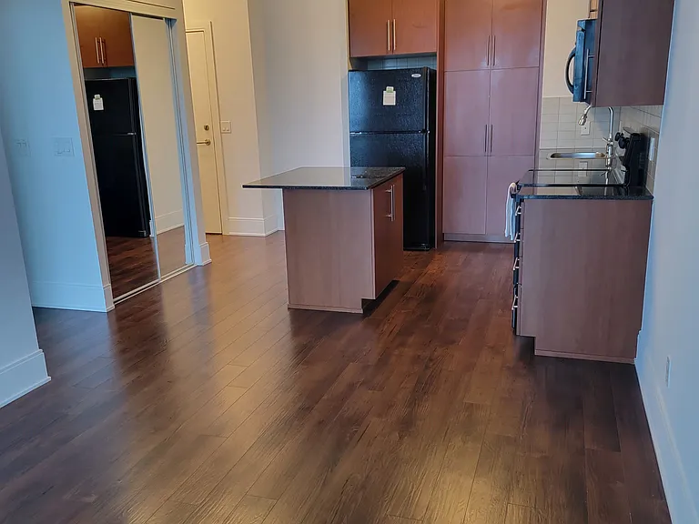 330 Burnhamthorpe Rd W #2306 — Photo 3