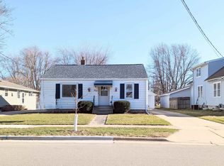 533 7th St, Menasha, WI 54952