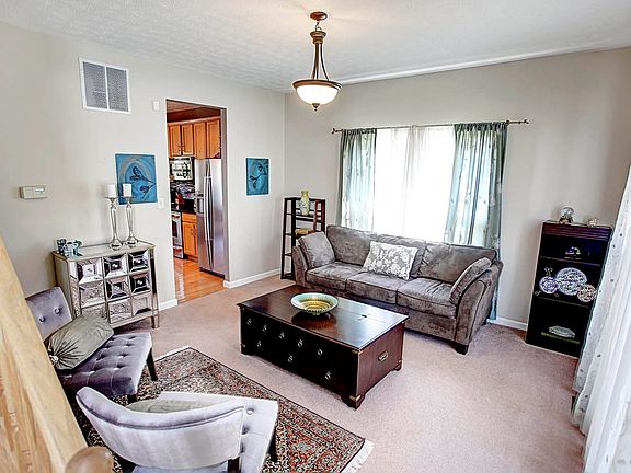 5th image of 3596 Queen Victoria Ct